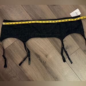 3X/4X - Elegant Black Lace garter belt